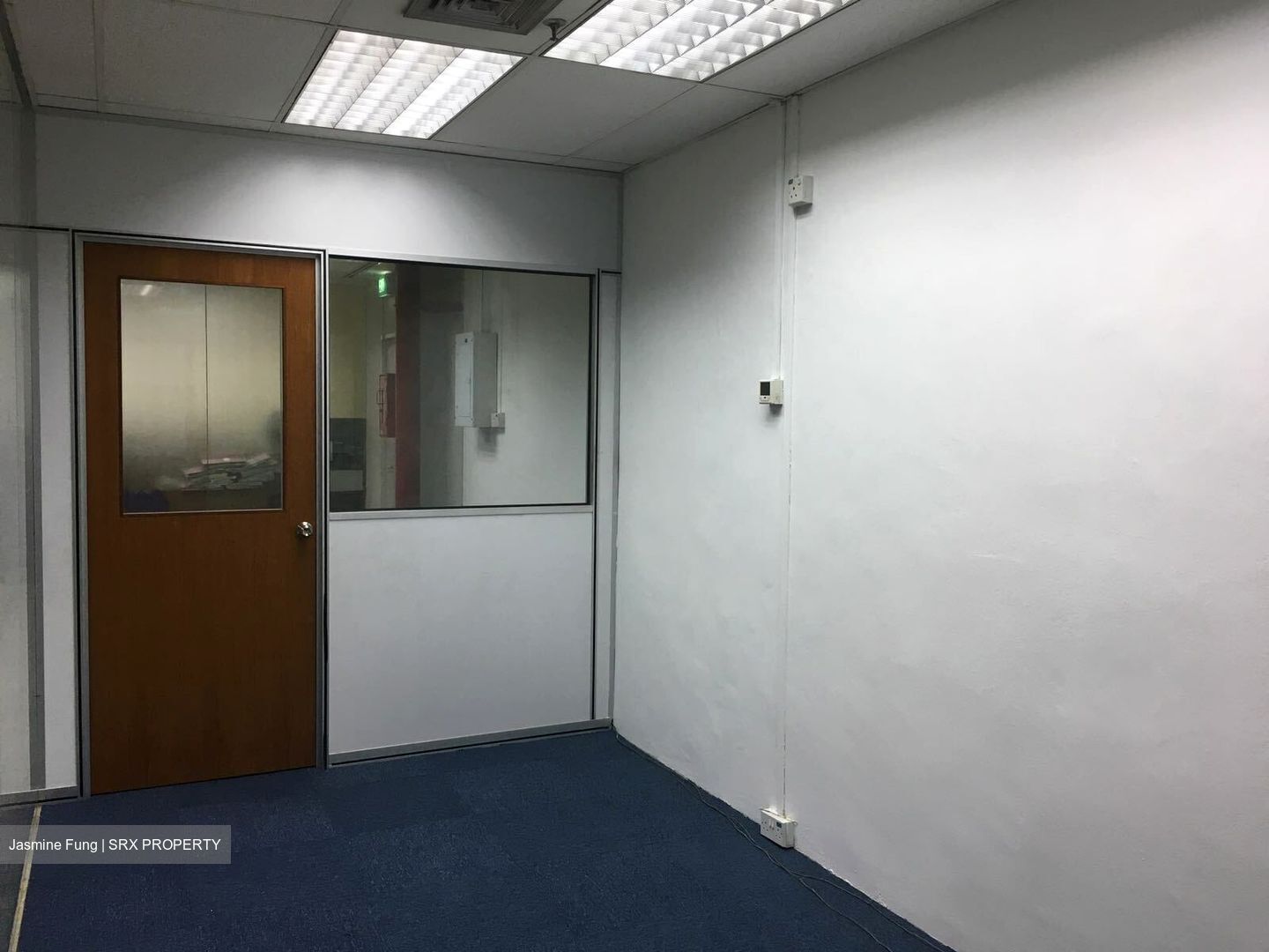 North Bridge Centre (D7), Office #582255581